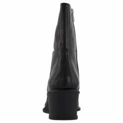 Aino Black