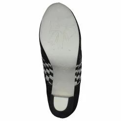 Angie P Black/creme