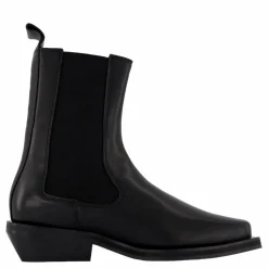 Anine Black