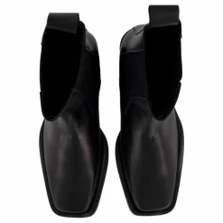 Anine Black