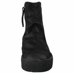 Bony Black