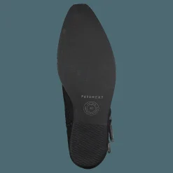 Carina Black