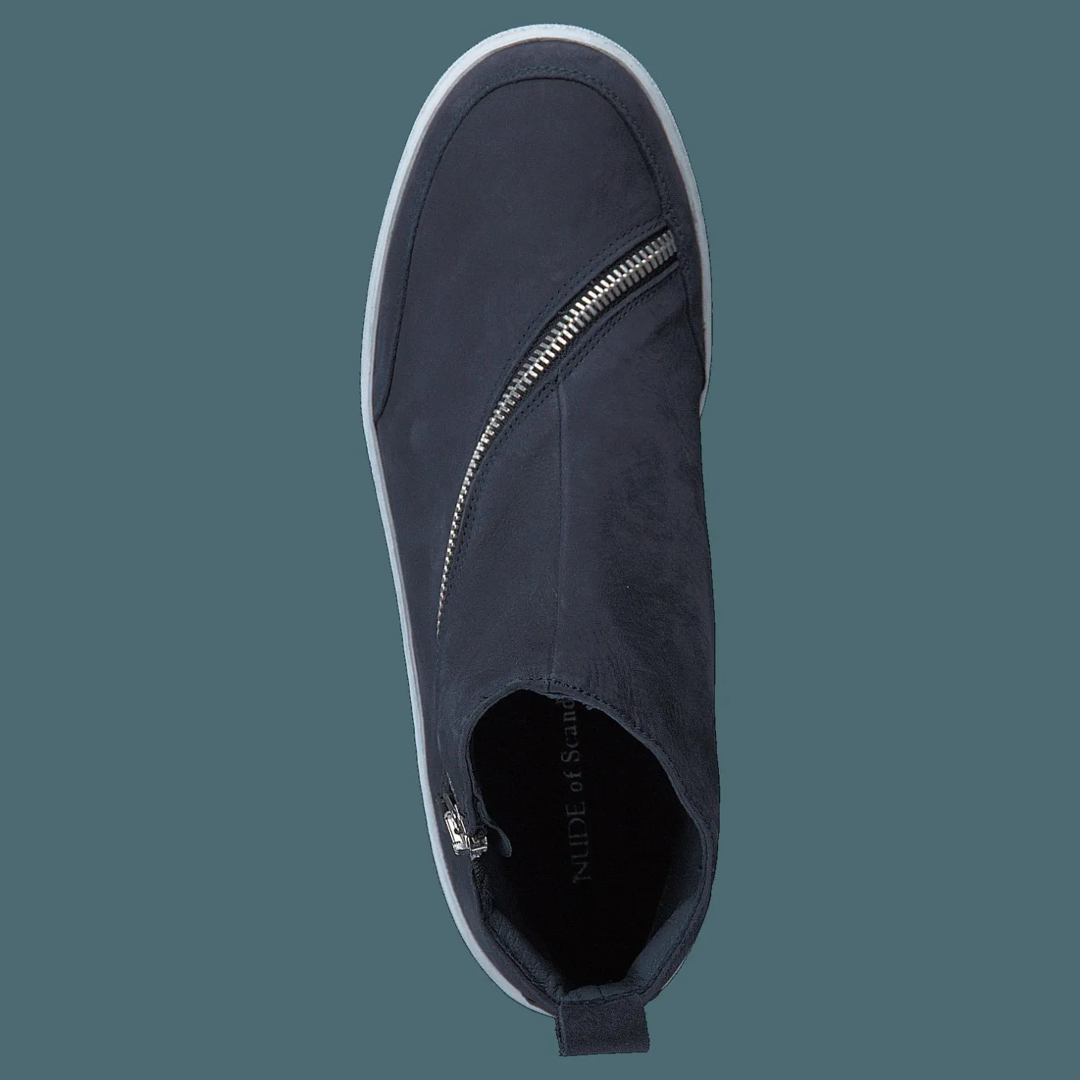 Hilda Longbeach / Luna Blue