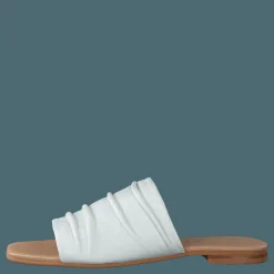 Madeleine Offwhite