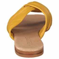 Madeleine Yellow