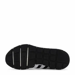 Swift Run Rf Core Black/ftwr White/core Bla