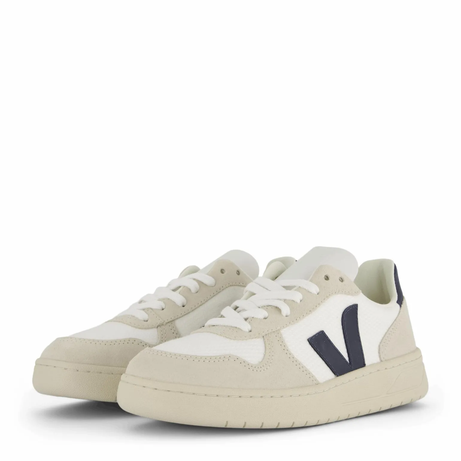 V-10 White Nautico